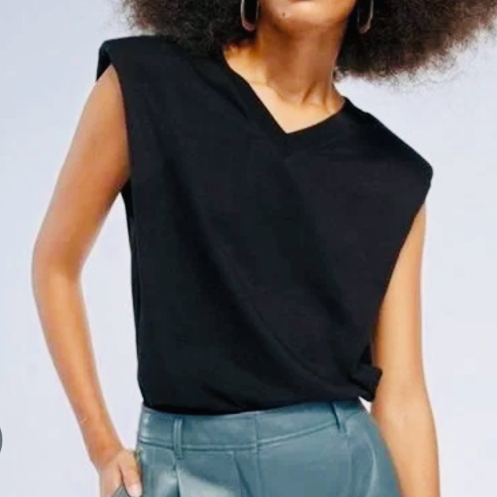 Babaton Bold Shoulder Top